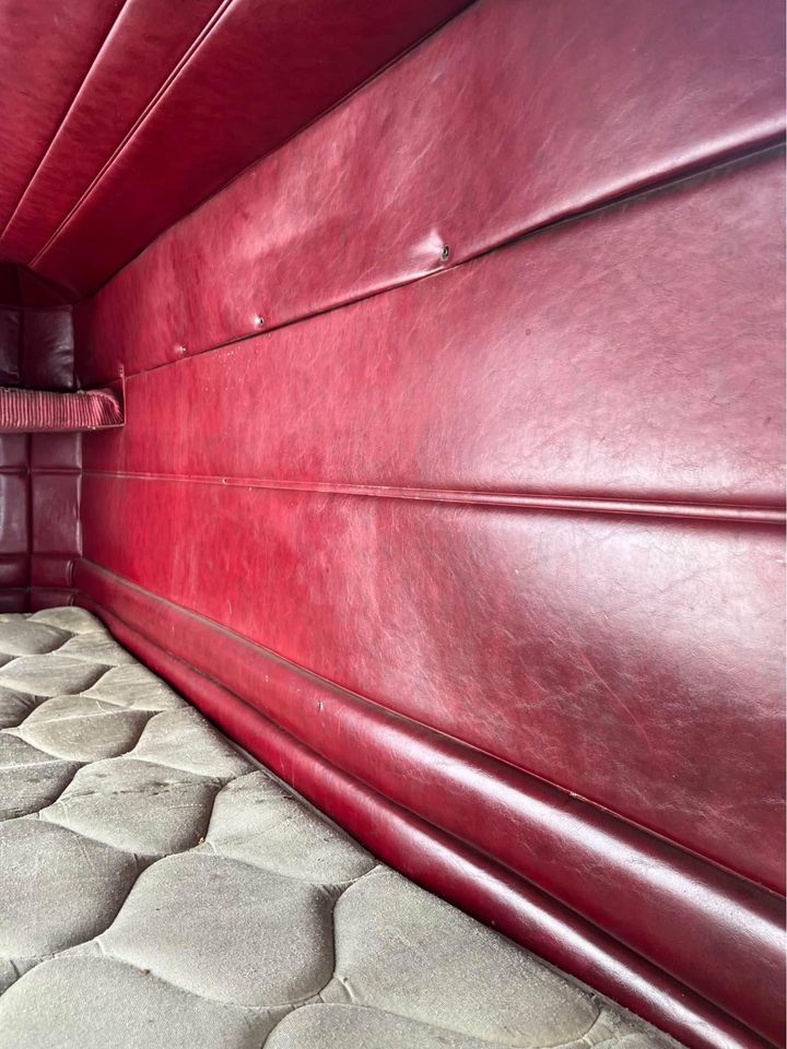 Peterbilt 48” Flat Top Sleeper