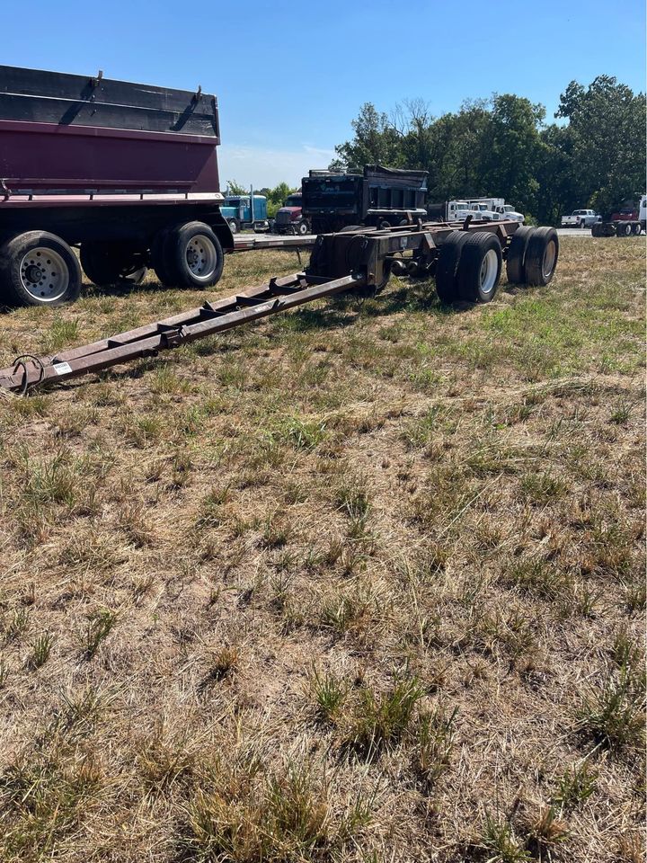 Spread Axle Pup Trailer