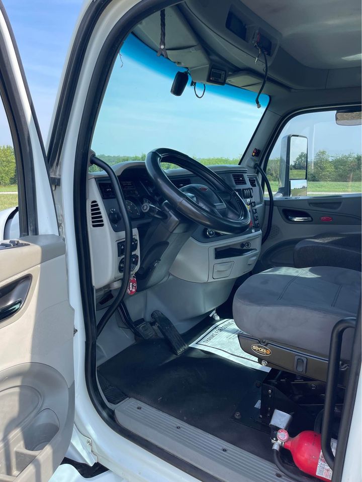 2018 PETERBILT 579