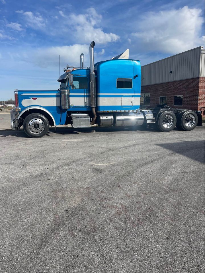 2014 PETERBILT 389